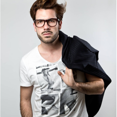 Camiseta Masculina com Estampa Cinza